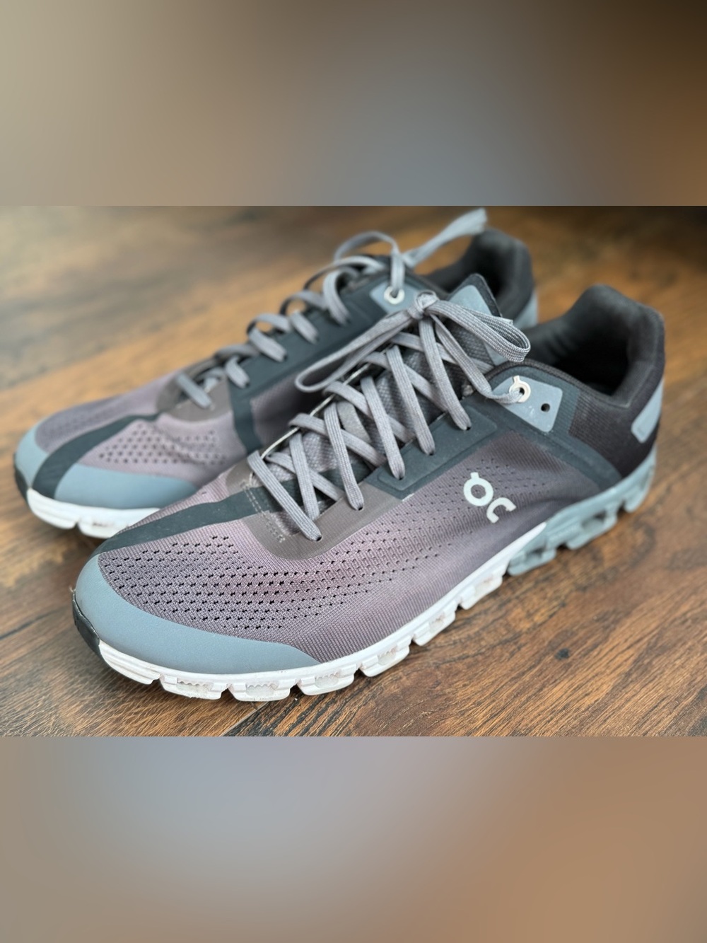 On Running Men’s Athletic Shoes in Gray and Black